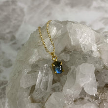 Load image into Gallery viewer, Labradorite // Dainty Prong Set Necklace
